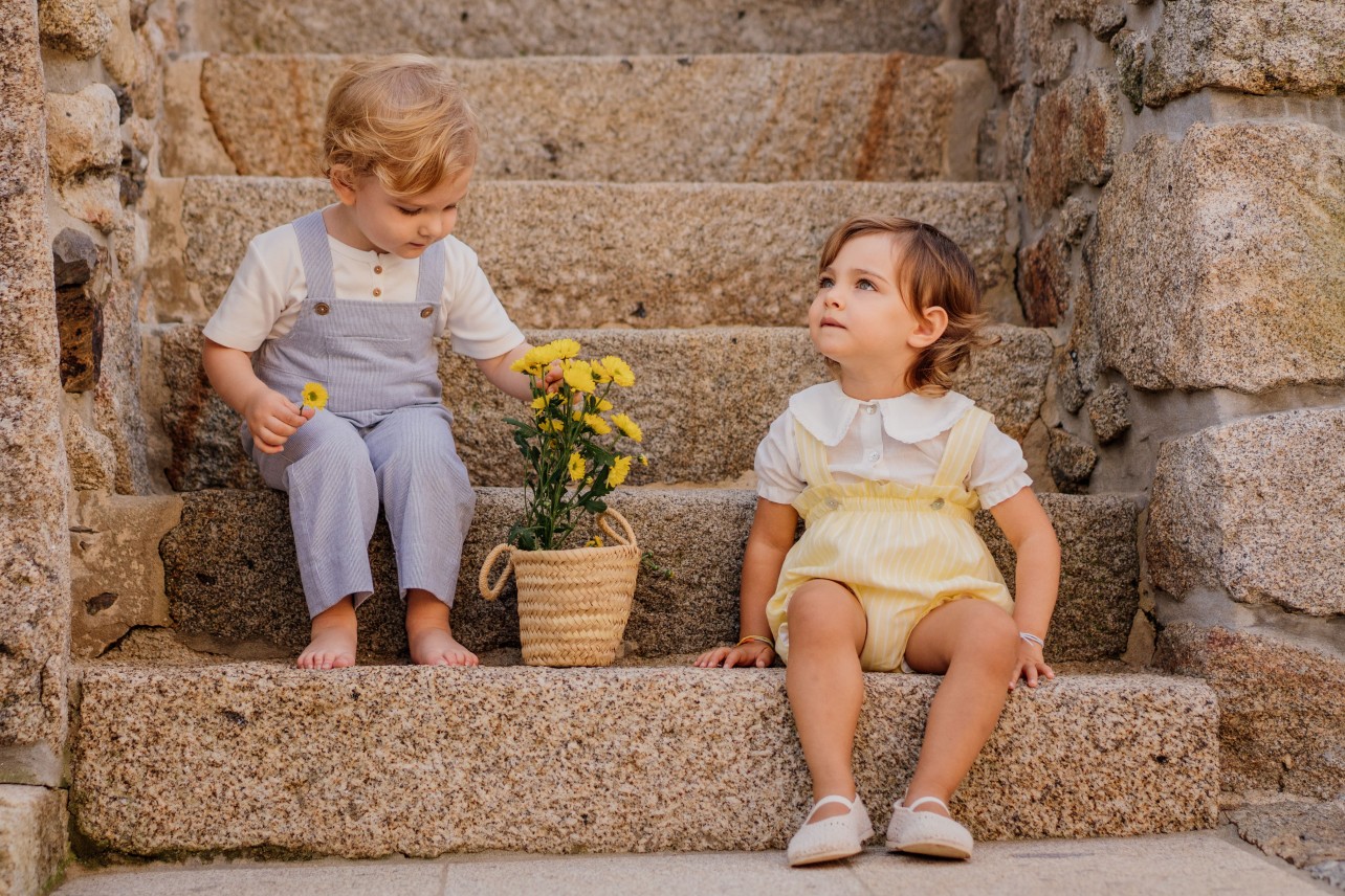Play talking with the little ones