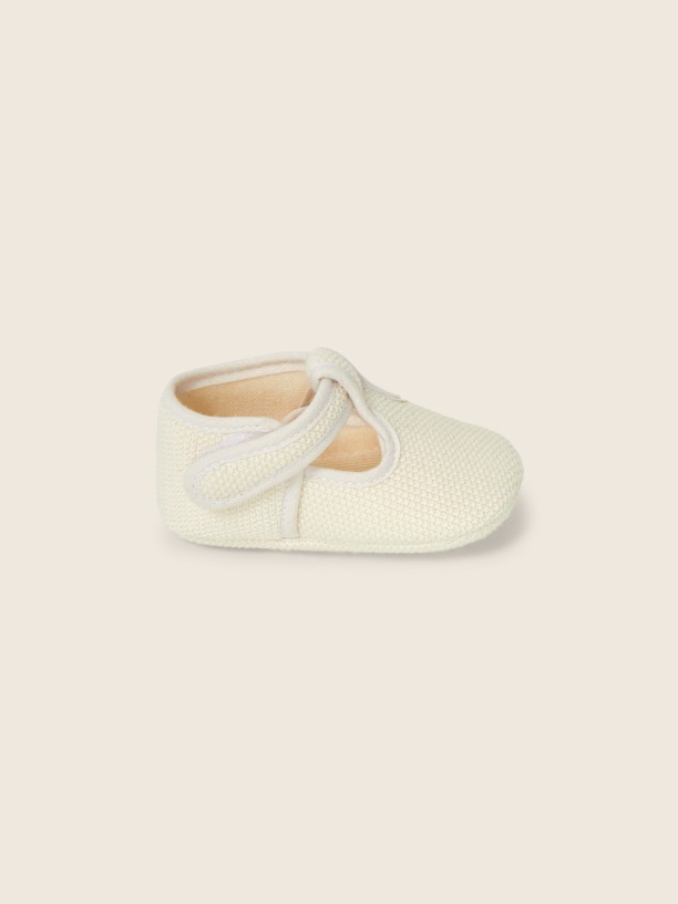 Canvas baby shoes