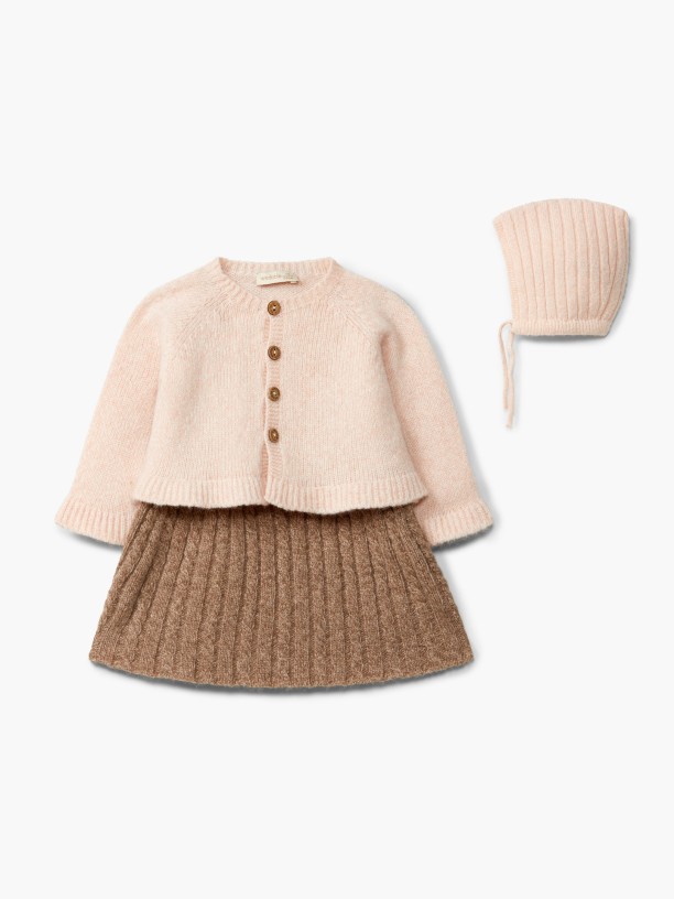 Knitted wool bonnet Knitted wool bonnet