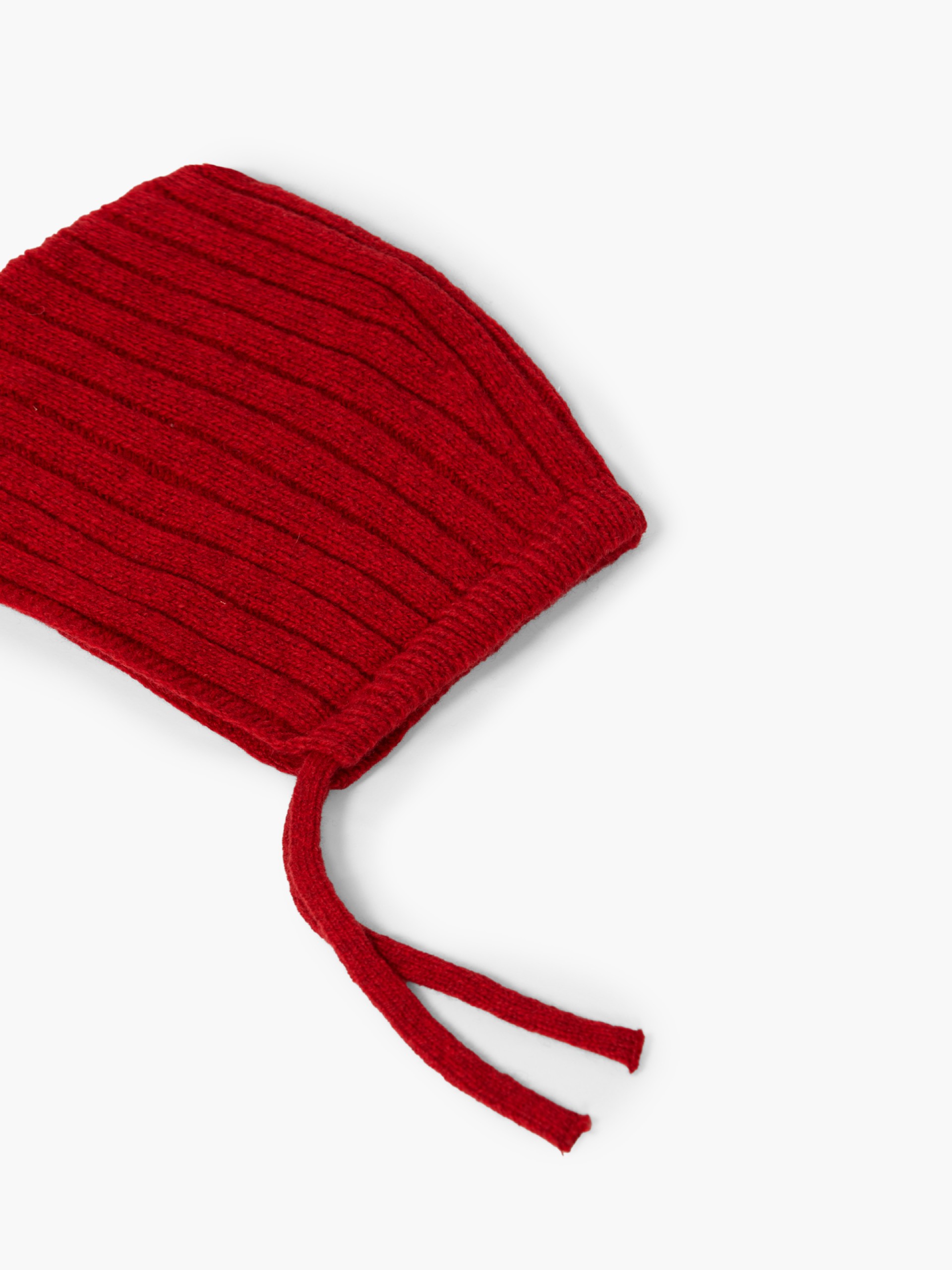 Knitted wool bonnet