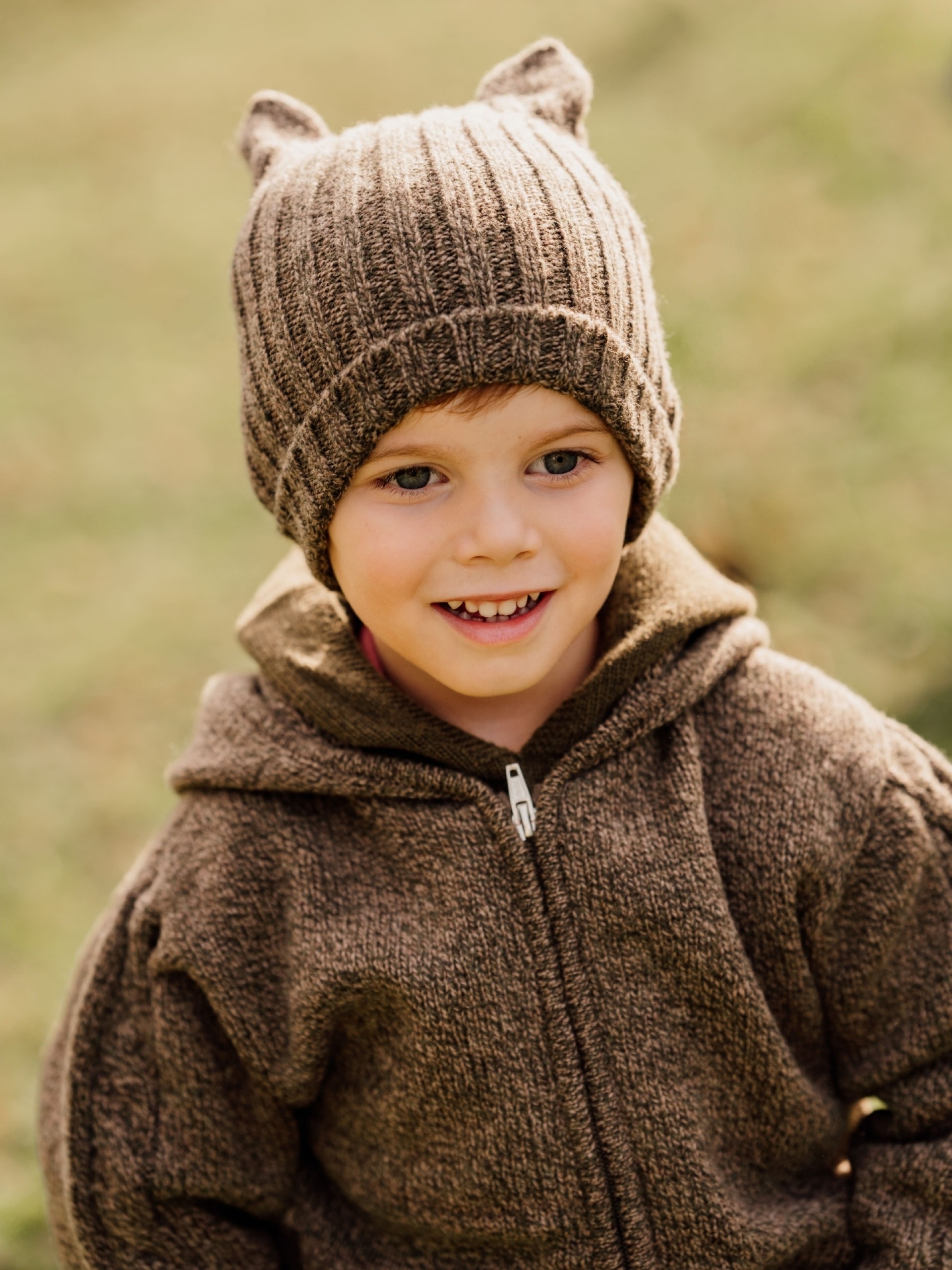 Hooded wool cardigan