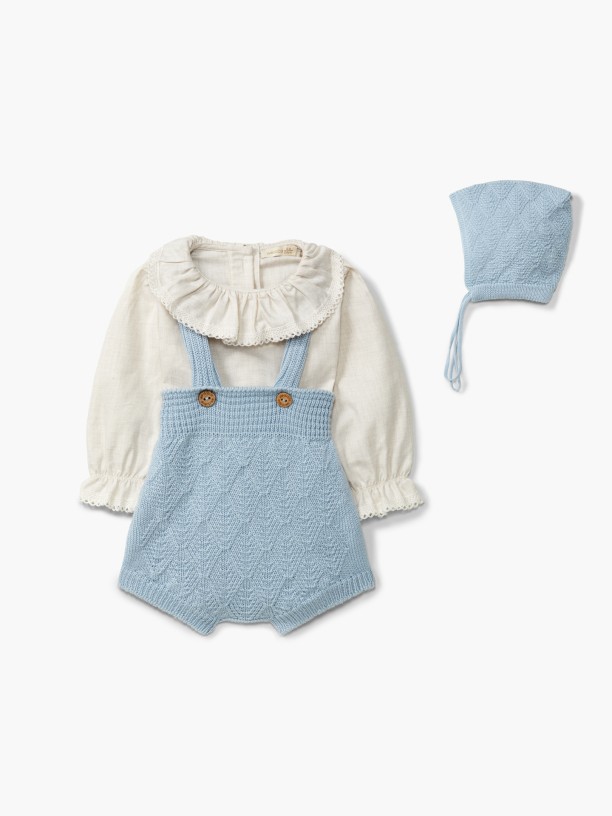 Knitted wool bonnet