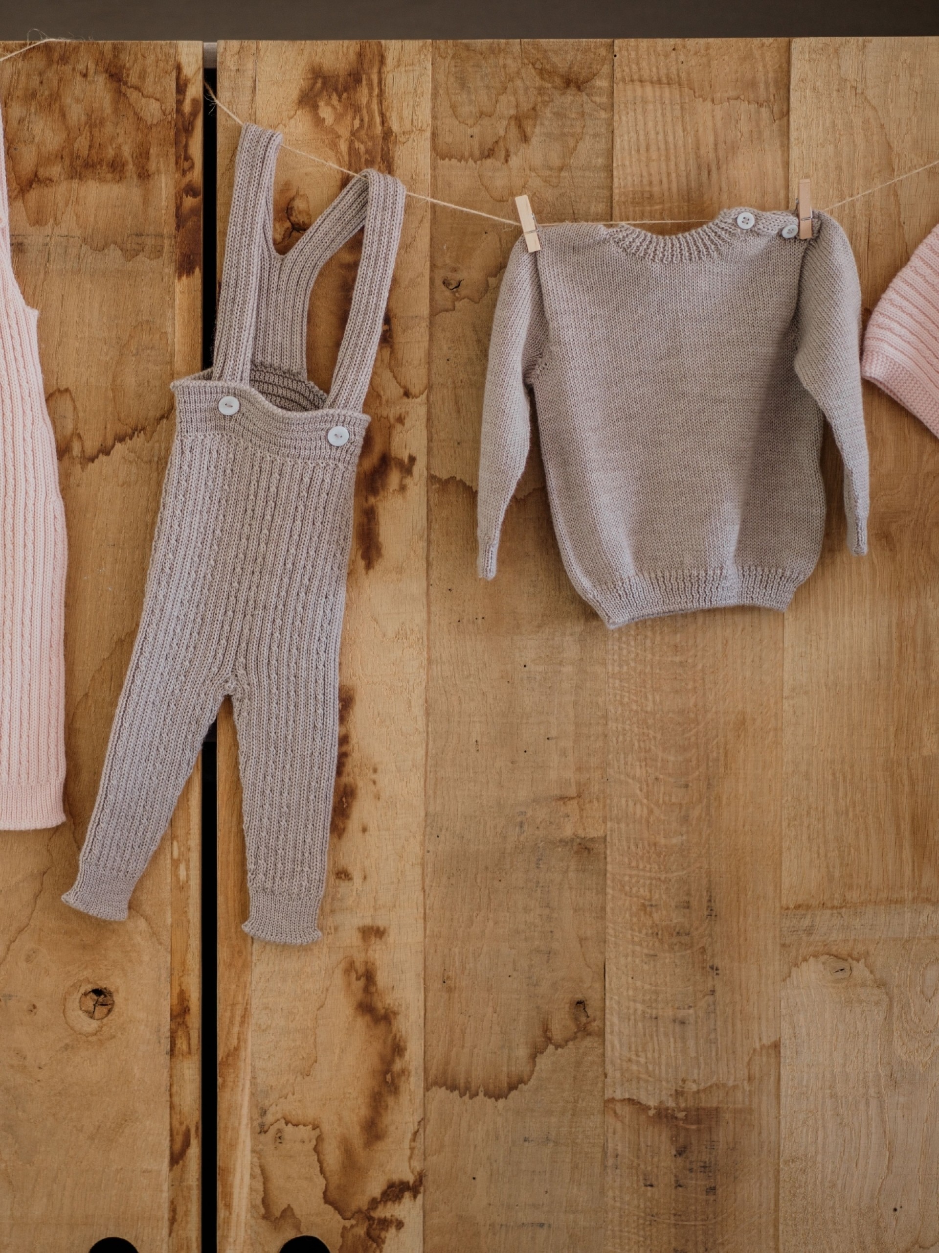 Knitted wool trousers