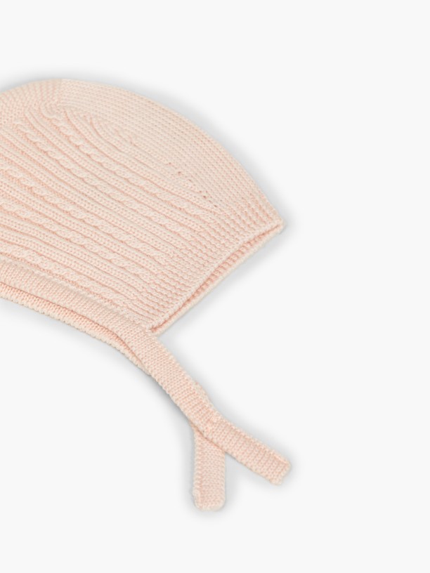 Knitted wool bonnet Knitted wool bonnet