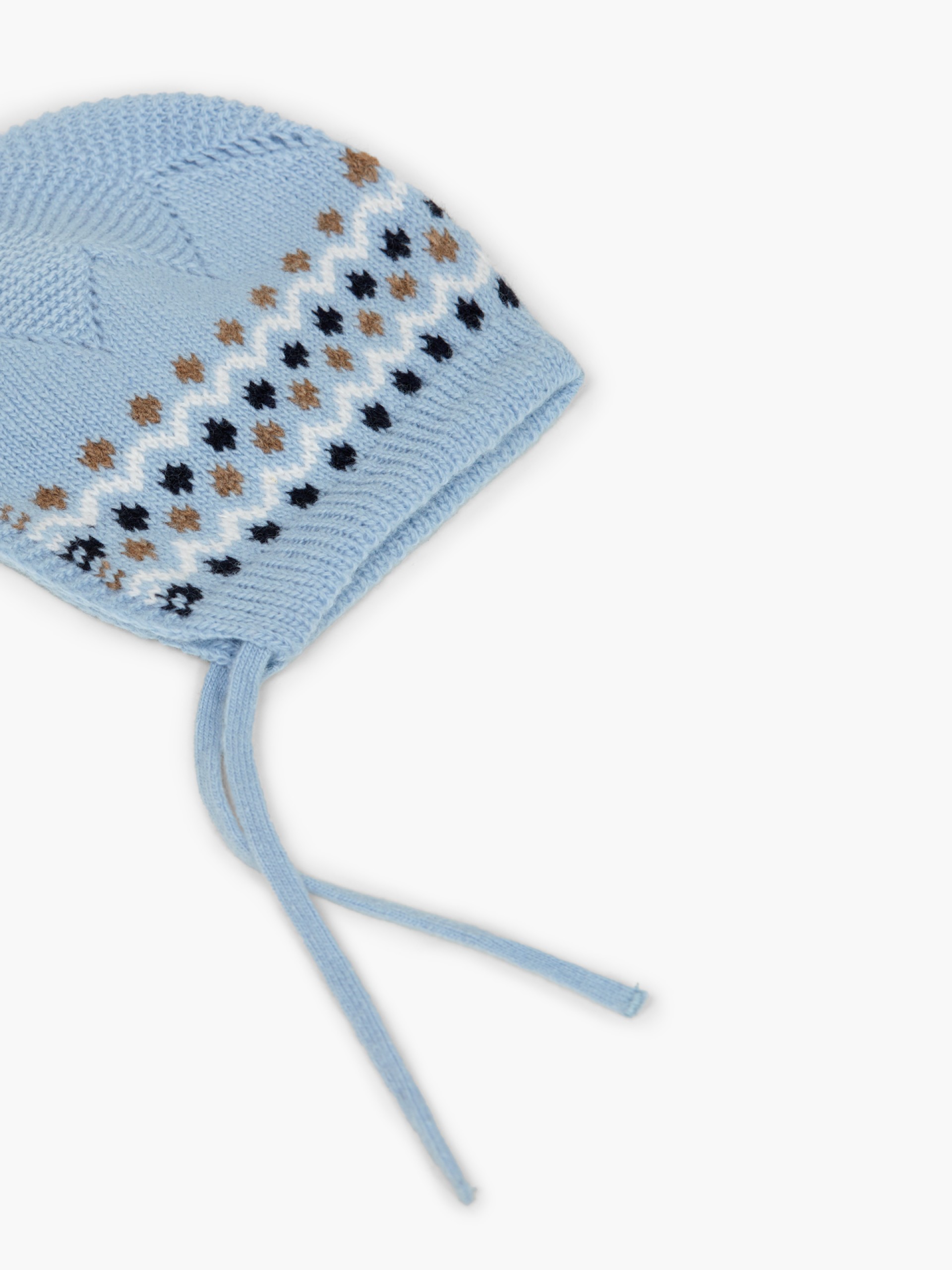 Knitted wool bonnet