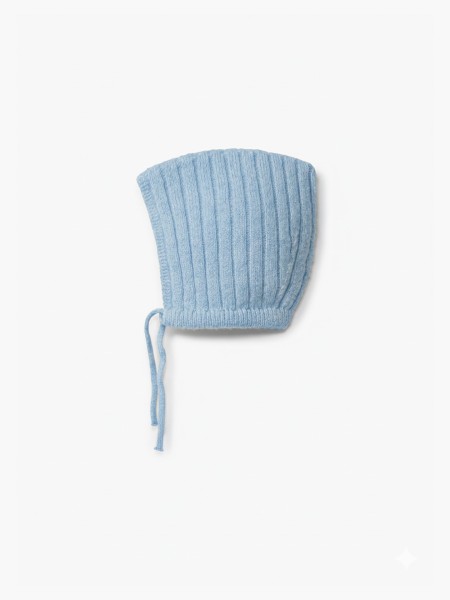 Knitted wool bonnet