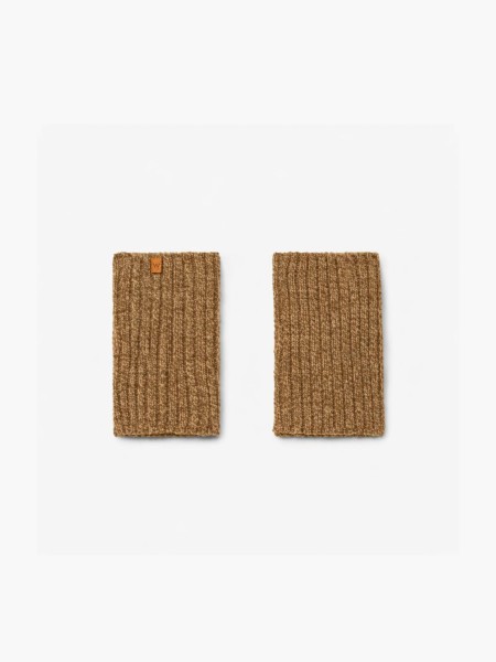 Knitted wool gloves