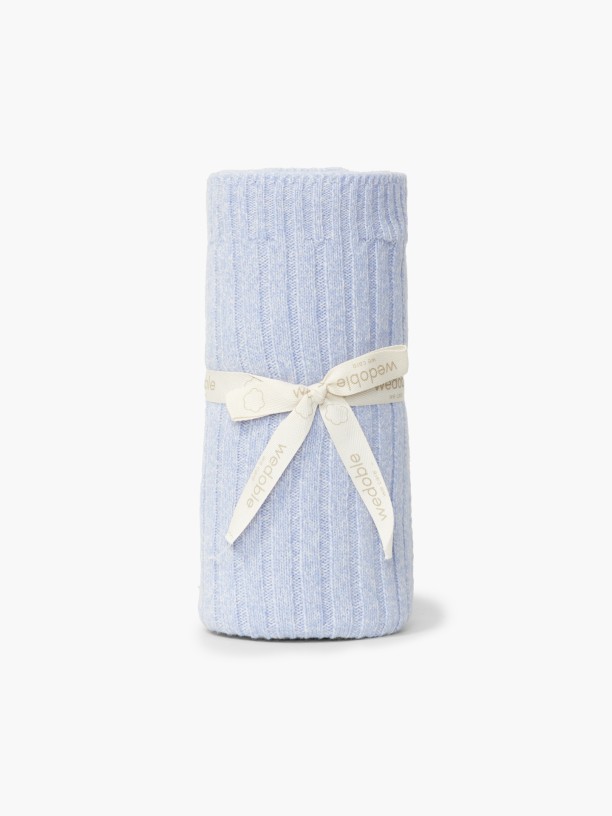 Knitted wool blanket