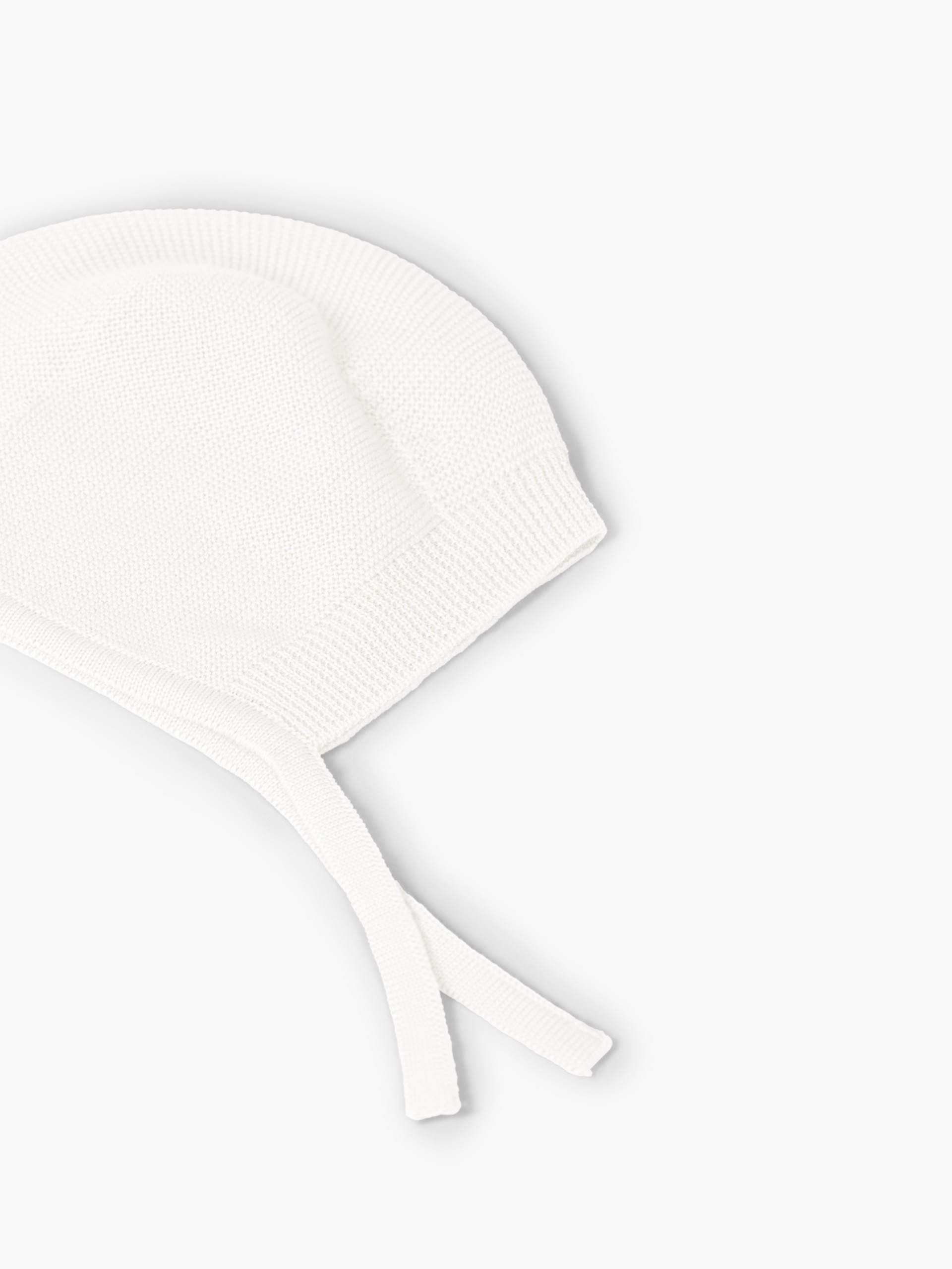 Knitted wool bonnet