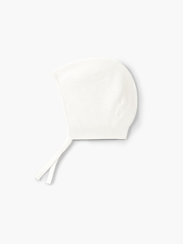 Knitted wool bonnet Knitted wool bonnet