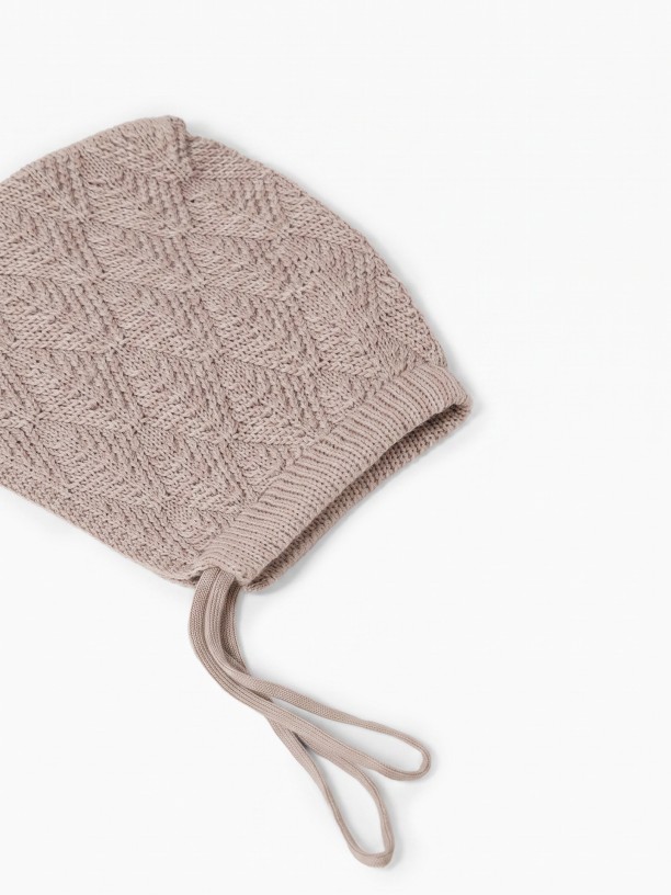 Knitted wool bonnet Knitted wool bonnet
